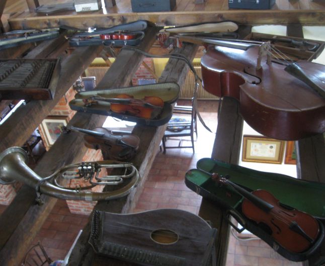 Instrumente muzicale Casa Sandra