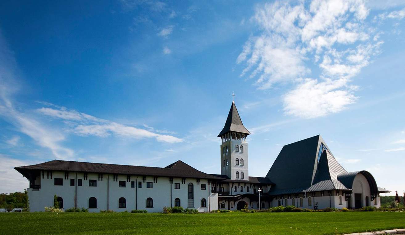 Cea mai reuşită dintre construcţiile religioase moderne din Europa se află în România